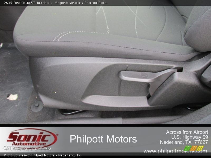 Magnetic Metallic / Charcoal Black 2015 Ford Fiesta SE Hatchback