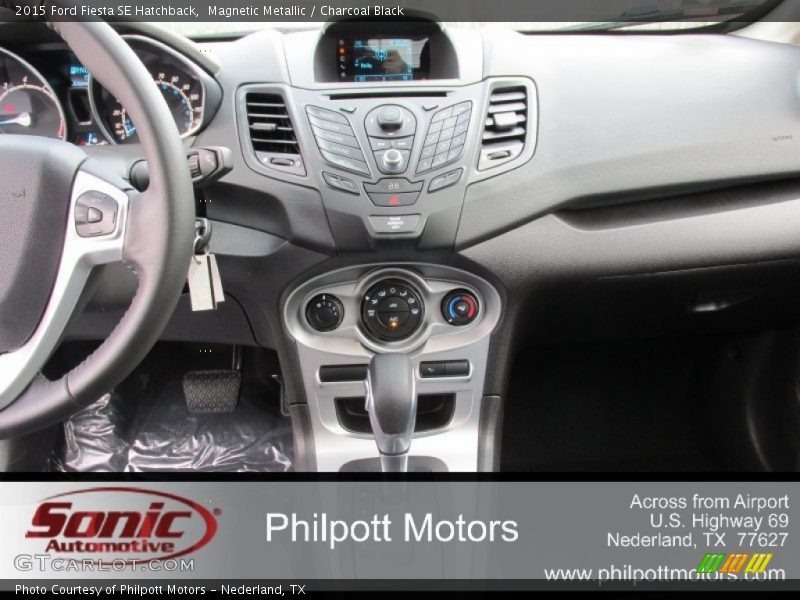 Magnetic Metallic / Charcoal Black 2015 Ford Fiesta SE Hatchback