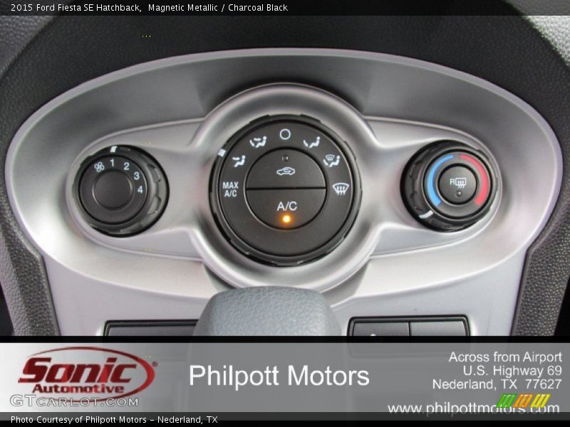 Magnetic Metallic / Charcoal Black 2015 Ford Fiesta SE Hatchback