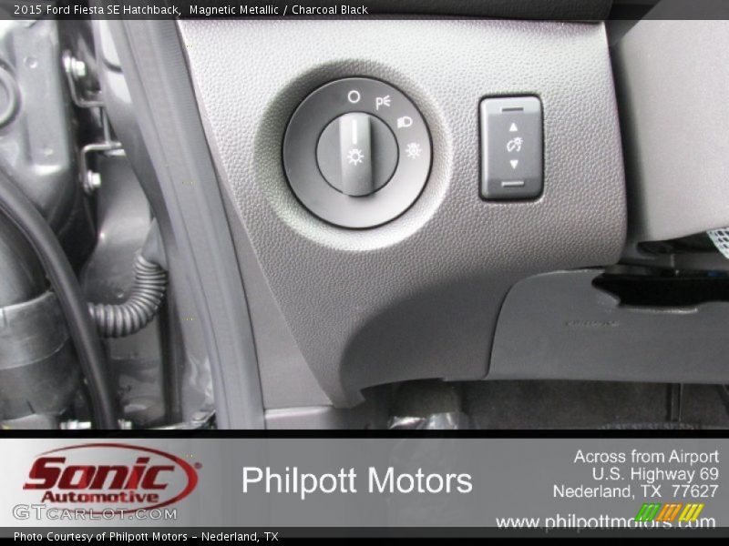 Magnetic Metallic / Charcoal Black 2015 Ford Fiesta SE Hatchback