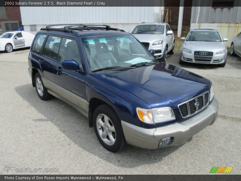 Front 3/4 View of 2001 Forester 2.5 S