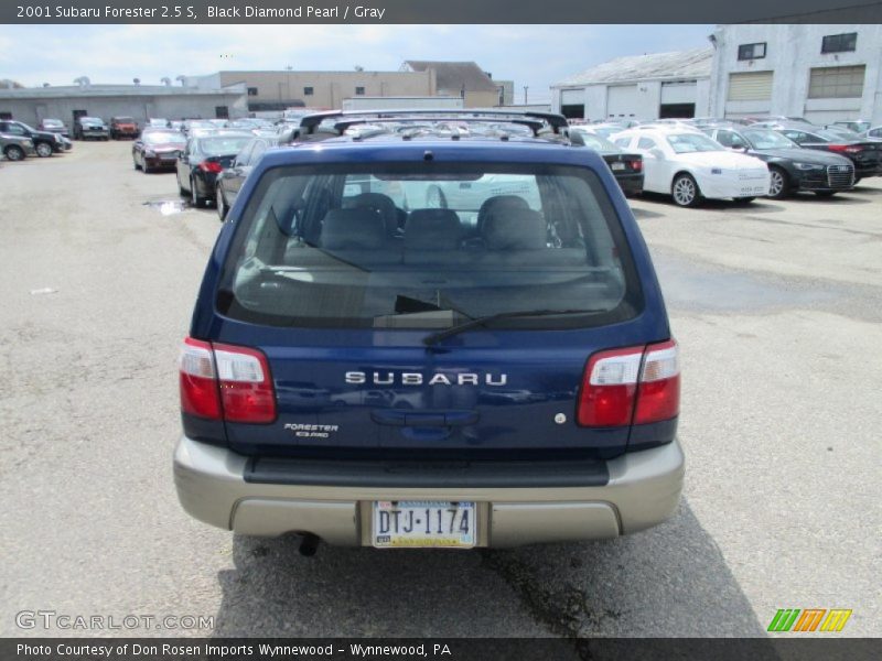 Black Diamond Pearl / Gray 2001 Subaru Forester 2.5 S
