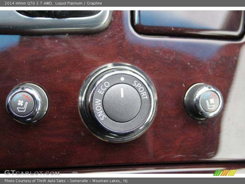 Controls of 2014 Q70 3.7 AWD