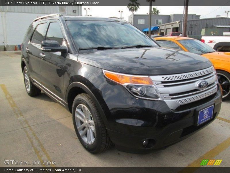 Tuxedo Black / Charcoal Black 2015 Ford Explorer XLT