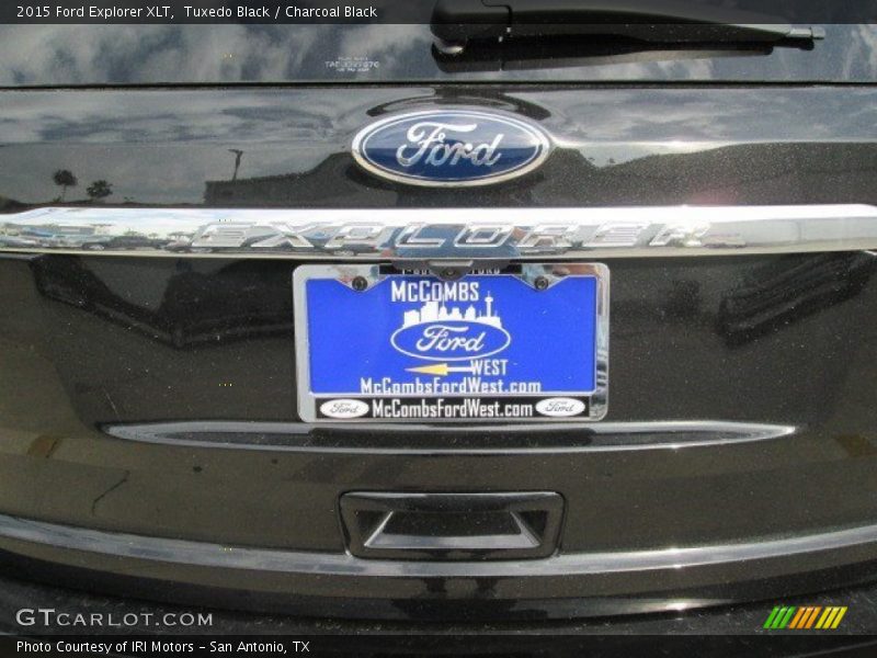 Tuxedo Black / Charcoal Black 2015 Ford Explorer XLT