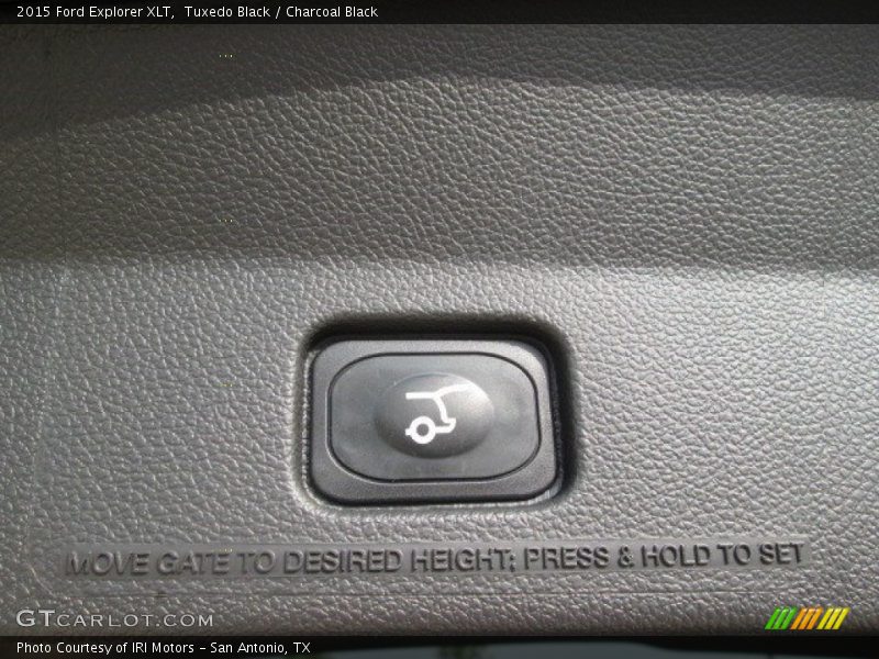 Tuxedo Black / Charcoal Black 2015 Ford Explorer XLT