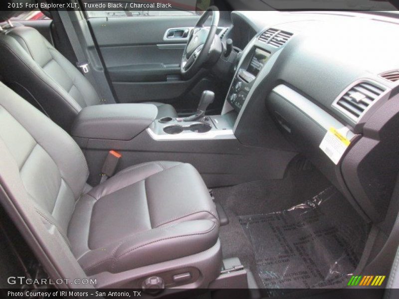 Tuxedo Black / Charcoal Black 2015 Ford Explorer XLT