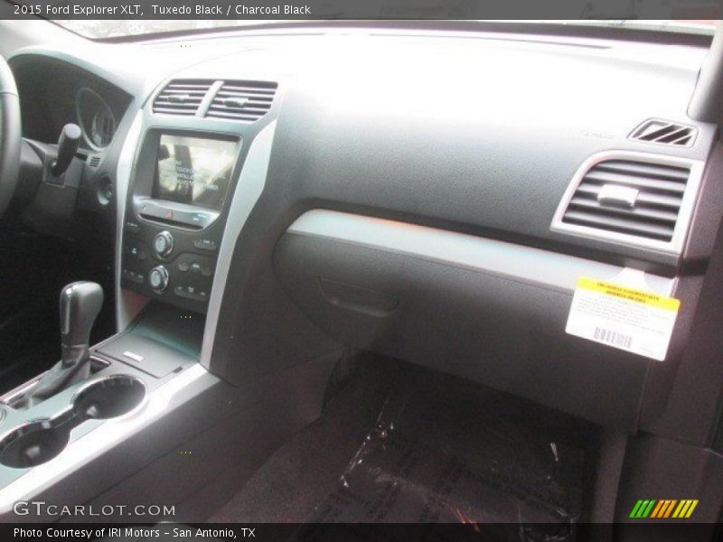 Tuxedo Black / Charcoal Black 2015 Ford Explorer XLT