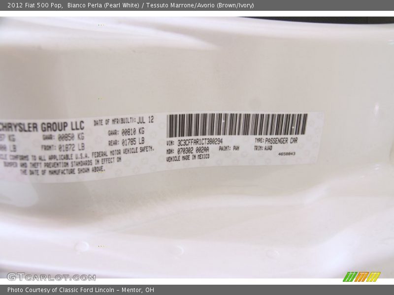 Bianco Perla (Pearl White) / Tessuto Marrone/Avorio (Brown/Ivory) 2012 Fiat 500 Pop