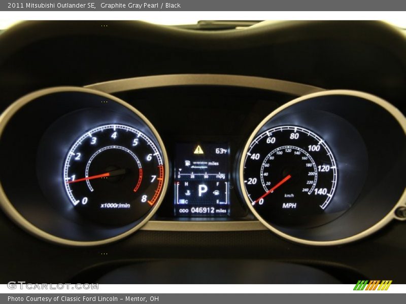 Graphite Gray Pearl / Black 2011 Mitsubishi Outlander SE