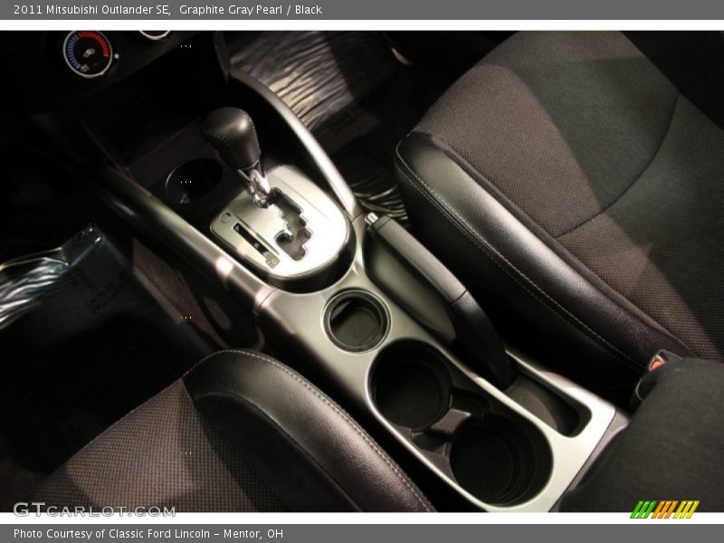 Graphite Gray Pearl / Black 2011 Mitsubishi Outlander SE