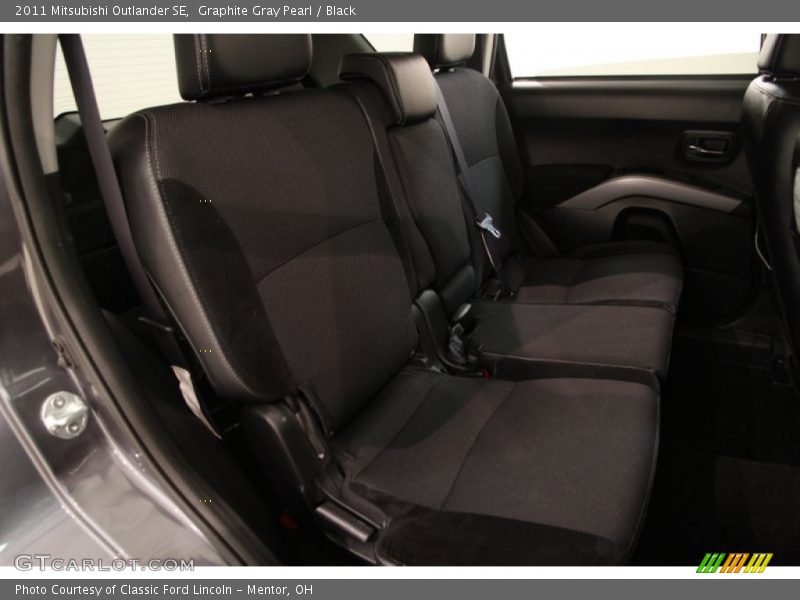 Graphite Gray Pearl / Black 2011 Mitsubishi Outlander SE