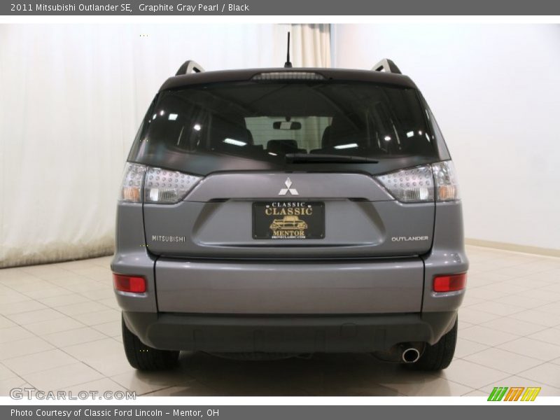 Graphite Gray Pearl / Black 2011 Mitsubishi Outlander SE