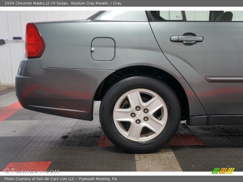 Medium Gray Metallic / Gray 2004 Chevrolet Malibu LS V6 Sedan