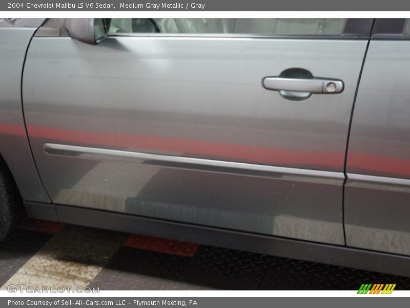 Medium Gray Metallic / Gray 2004 Chevrolet Malibu LS V6 Sedan