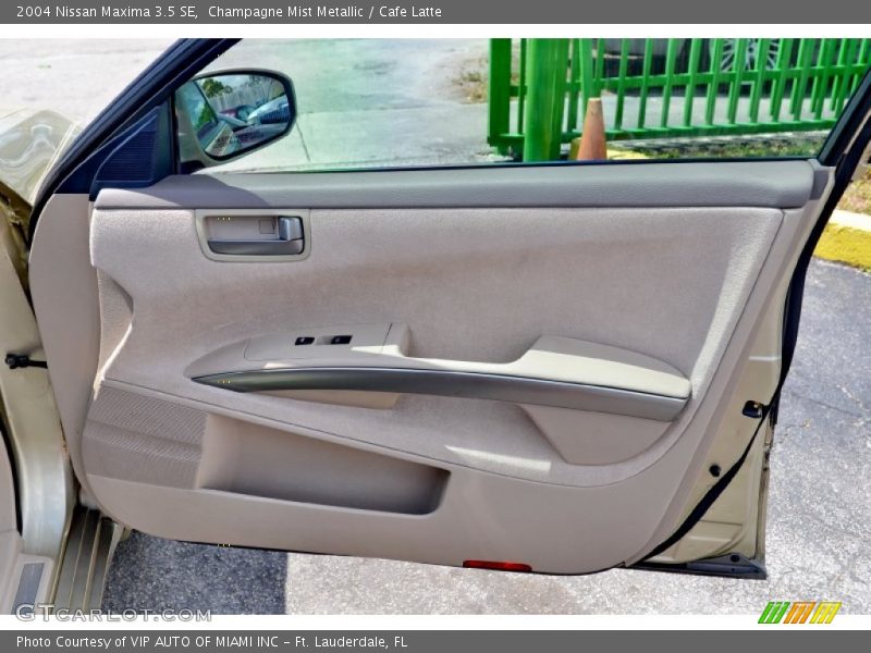 Champagne Mist Metallic / Cafe Latte 2004 Nissan Maxima 3.5 SE