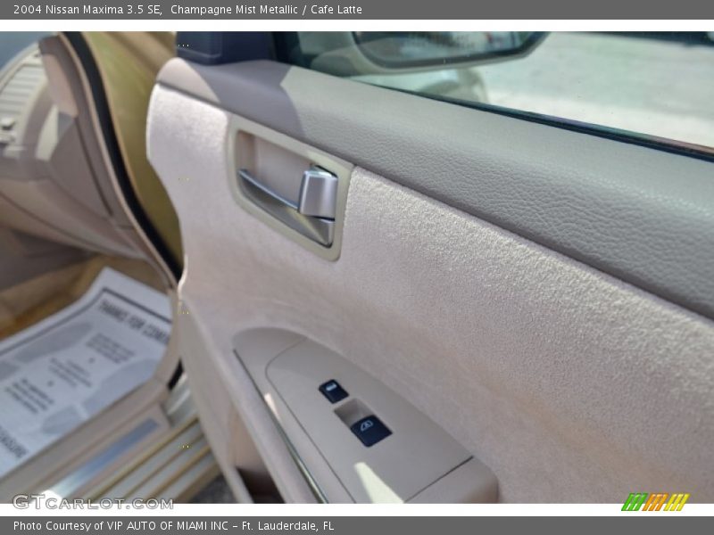 Champagne Mist Metallic / Cafe Latte 2004 Nissan Maxima 3.5 SE