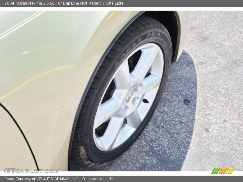 Champagne Mist Metallic / Cafe Latte 2004 Nissan Maxima 3.5 SE