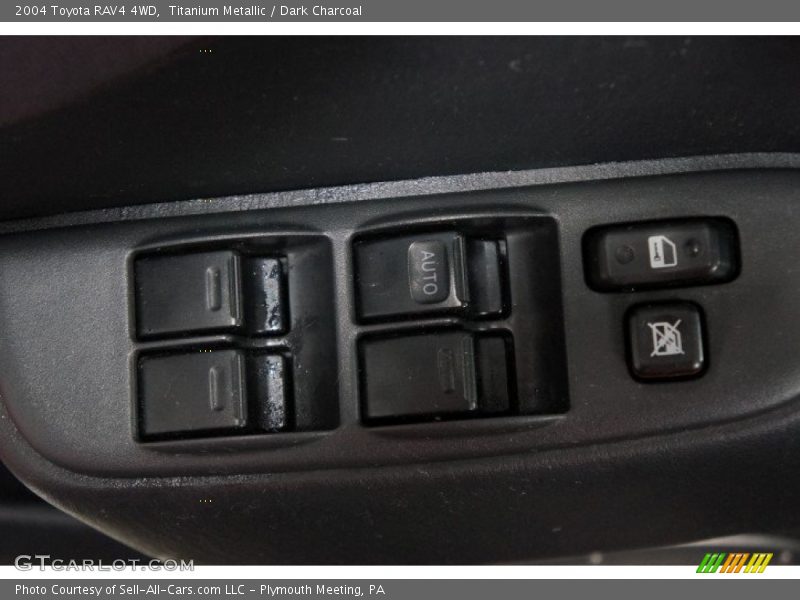 Titanium Metallic / Dark Charcoal 2004 Toyota RAV4 4WD