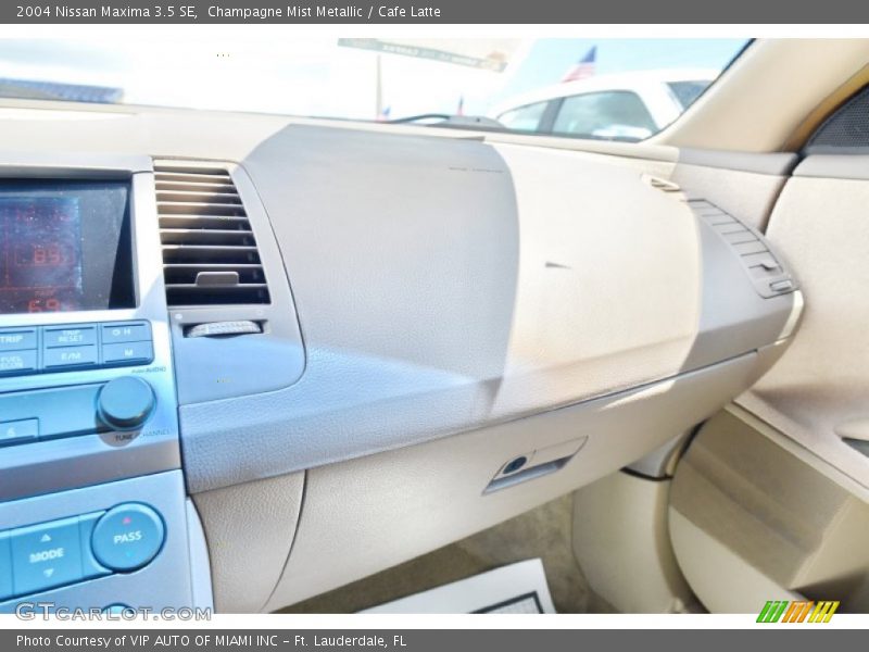 Champagne Mist Metallic / Cafe Latte 2004 Nissan Maxima 3.5 SE
