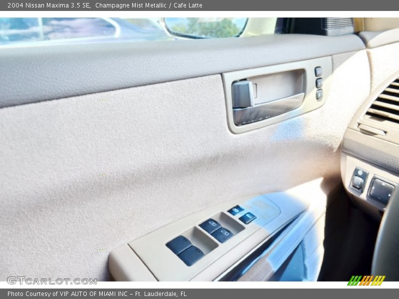 Champagne Mist Metallic / Cafe Latte 2004 Nissan Maxima 3.5 SE