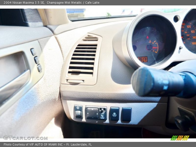 Champagne Mist Metallic / Cafe Latte 2004 Nissan Maxima 3.5 SE