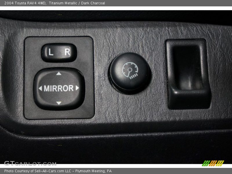 Titanium Metallic / Dark Charcoal 2004 Toyota RAV4 4WD