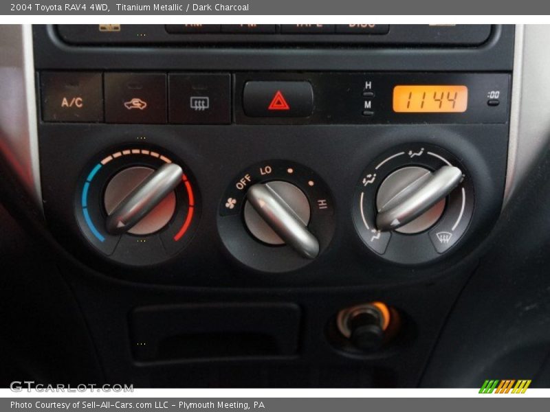Titanium Metallic / Dark Charcoal 2004 Toyota RAV4 4WD