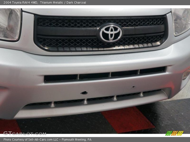 Titanium Metallic / Dark Charcoal 2004 Toyota RAV4 4WD