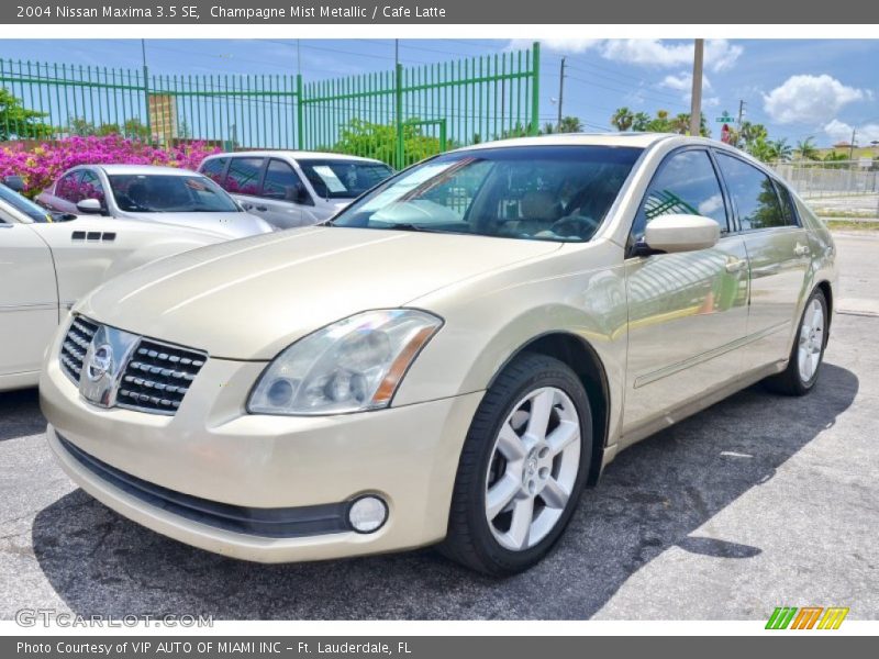 Front 3/4 View of 2004 Maxima 3.5 SE