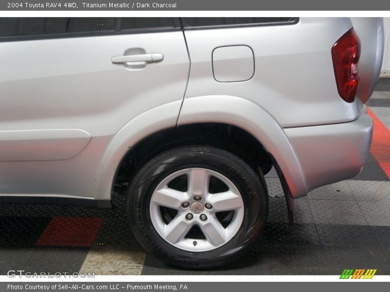 Titanium Metallic / Dark Charcoal 2004 Toyota RAV4 4WD