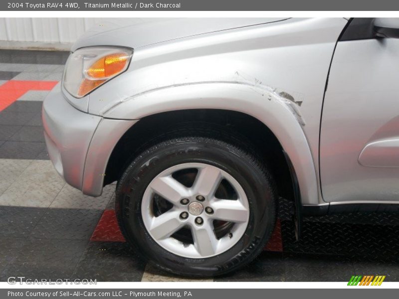 Titanium Metallic / Dark Charcoal 2004 Toyota RAV4 4WD