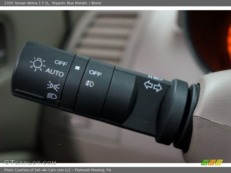 Controls of 2005 Altima 3.5 SL