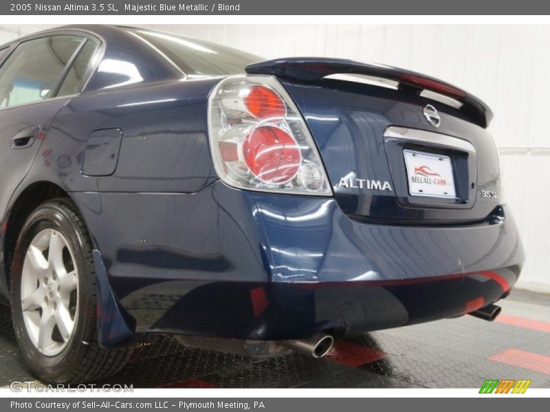 Majestic Blue Metallic / Blond 2005 Nissan Altima 3.5 SL