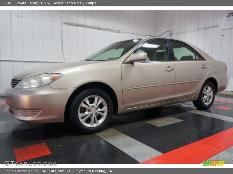 Front 3/4 View of 2005 Camry LE V6