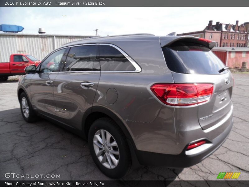 Titanium Silver / Satin Black 2016 Kia Sorento LX AWD