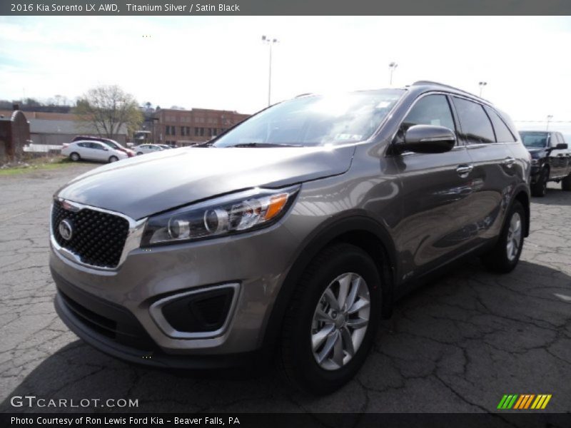 Titanium Silver / Satin Black 2016 Kia Sorento LX AWD