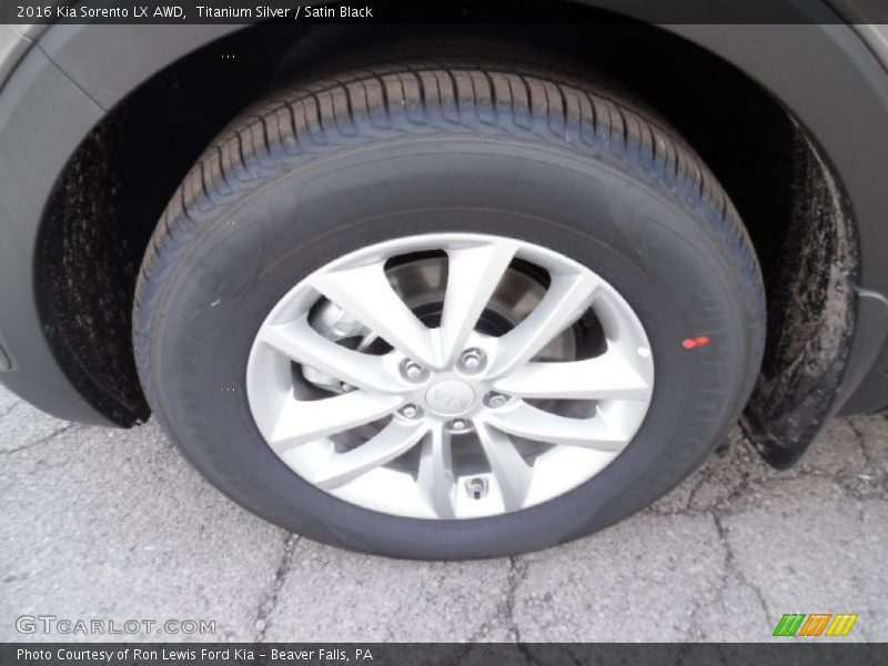 Titanium Silver / Satin Black 2016 Kia Sorento LX AWD