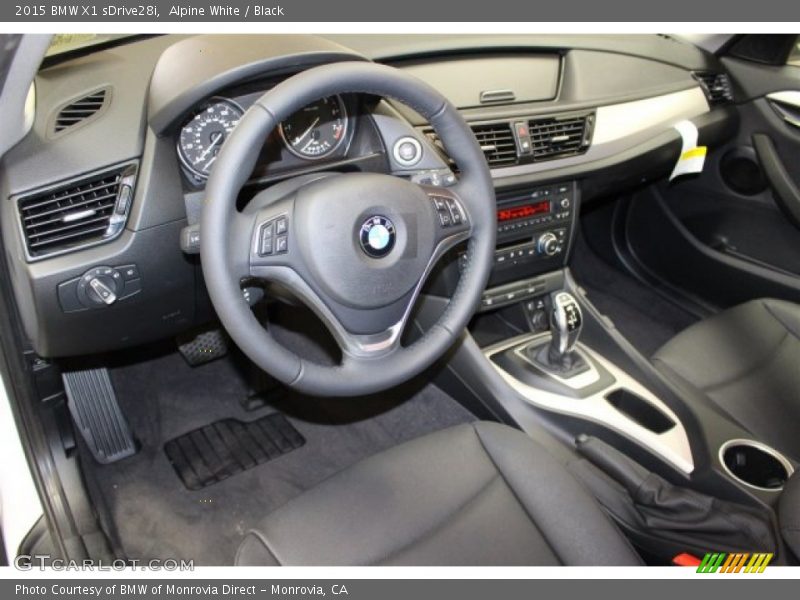 Alpine White / Black 2015 BMW X1 sDrive28i