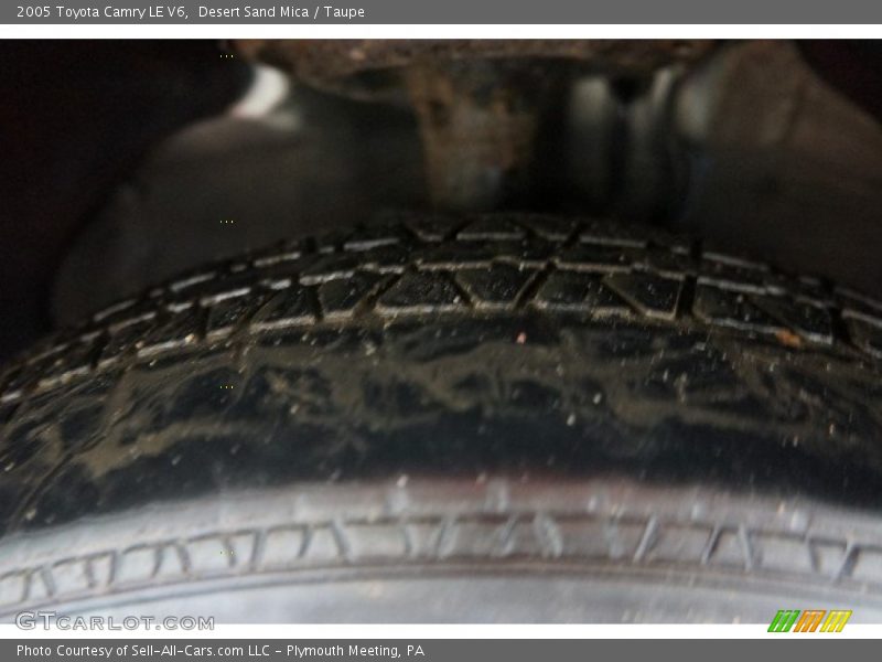 Desert Sand Mica / Taupe 2005 Toyota Camry LE V6