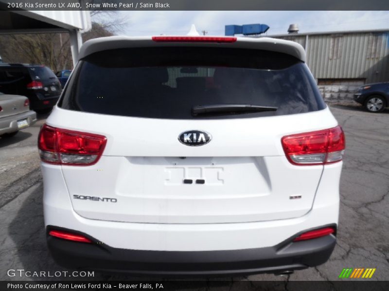 Snow White Pearl / Satin Black 2016 Kia Sorento LX AWD