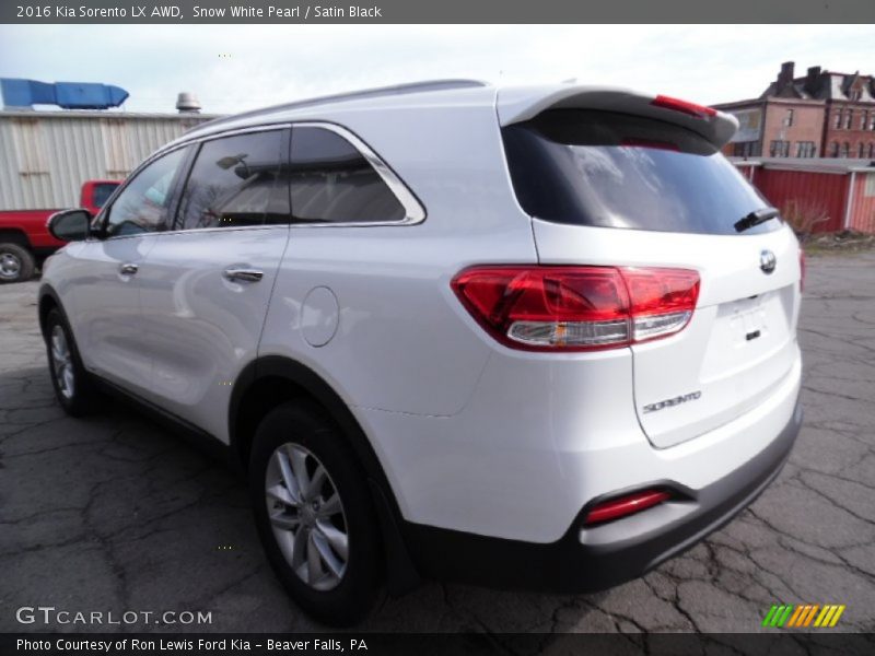 Snow White Pearl / Satin Black 2016 Kia Sorento LX AWD