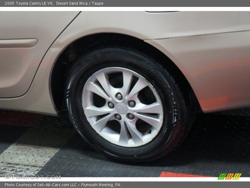 Desert Sand Mica / Taupe 2005 Toyota Camry LE V6