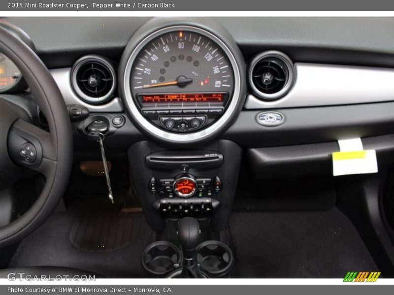 Pepper White / Carbon Black 2015 Mini Roadster Cooper