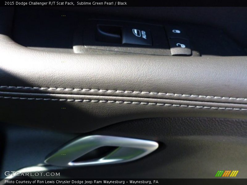 Sublime Green Pearl / Black 2015 Dodge Challenger R/T Scat Pack