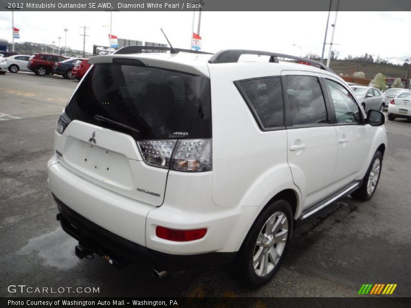 Diamond White Pearl / Black 2012 Mitsubishi Outlander SE AWD
