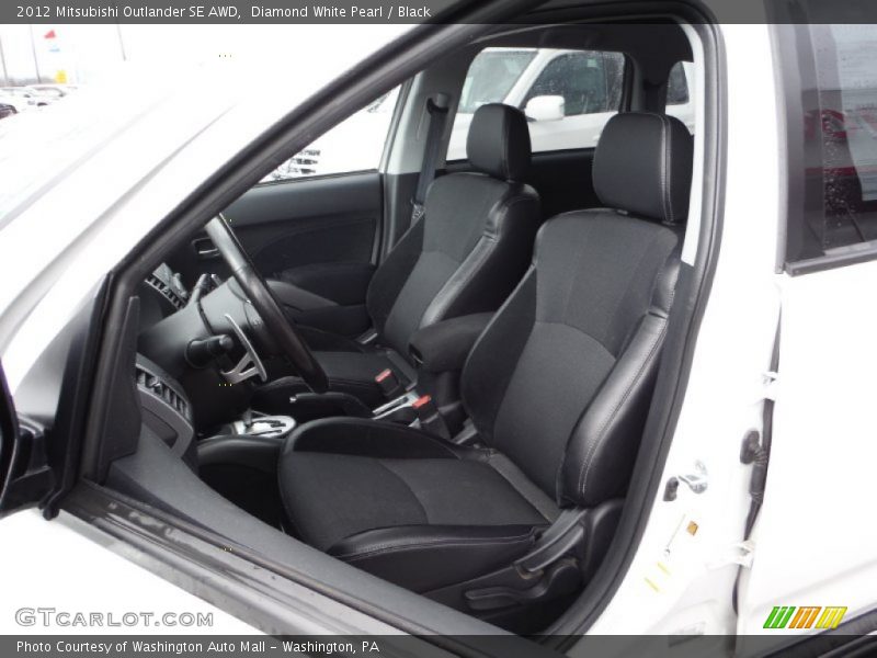 Diamond White Pearl / Black 2012 Mitsubishi Outlander SE AWD