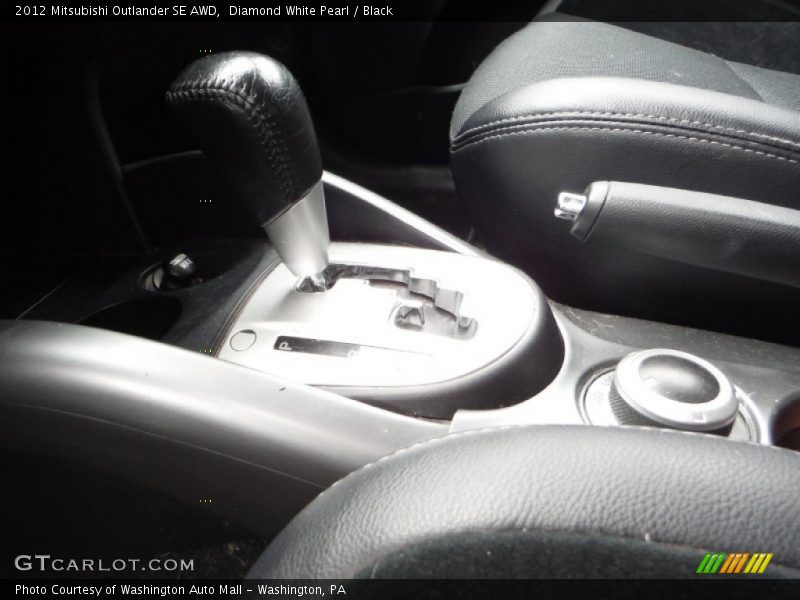 Diamond White Pearl / Black 2012 Mitsubishi Outlander SE AWD