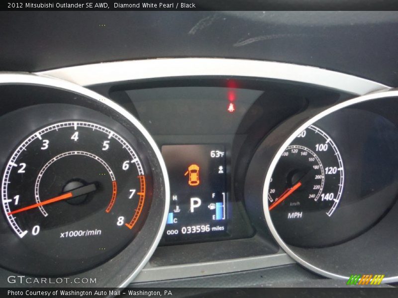 Diamond White Pearl / Black 2012 Mitsubishi Outlander SE AWD