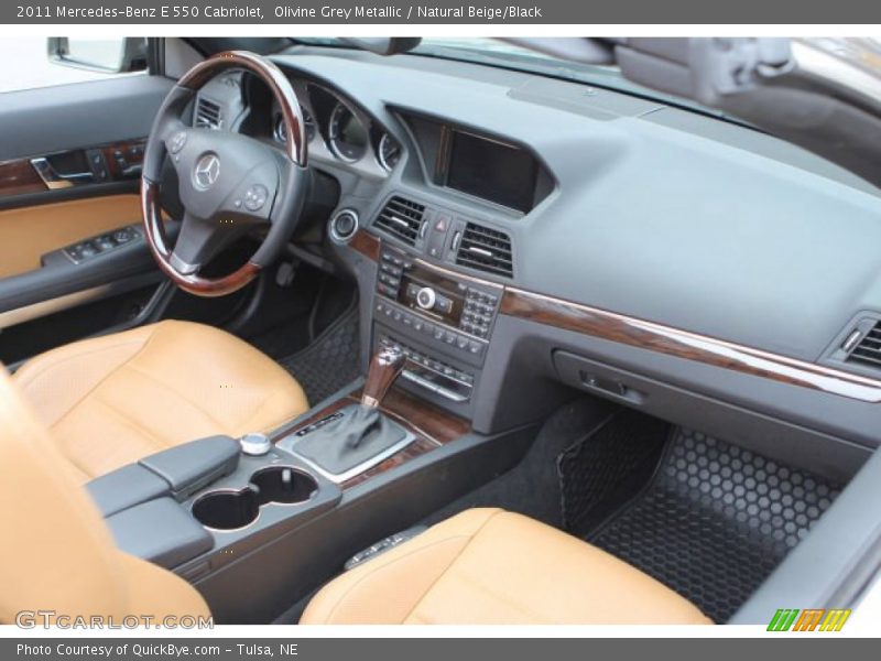 Dashboard of 2011 E 550 Cabriolet